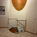 Apisha 4