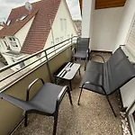 Apisha 4 *